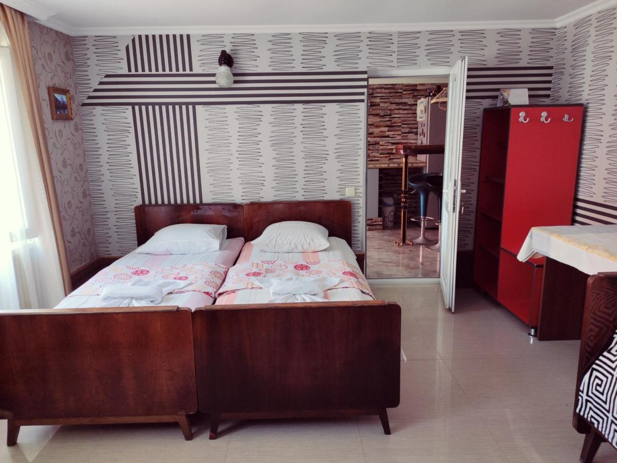 Guest House On Kostava 23 コブレチ エクステリア 写真
