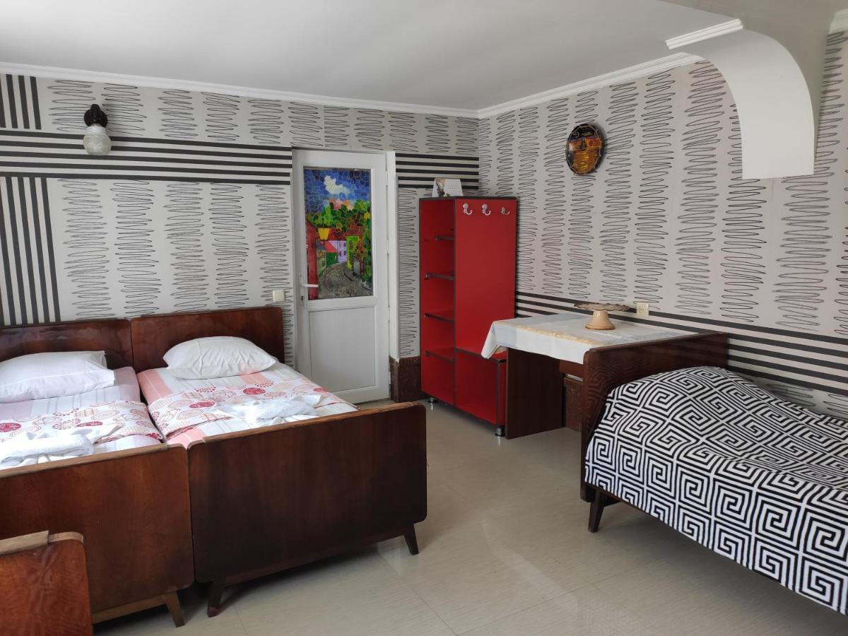 Guest House On Kostava 23 コブレチ エクステリア 写真