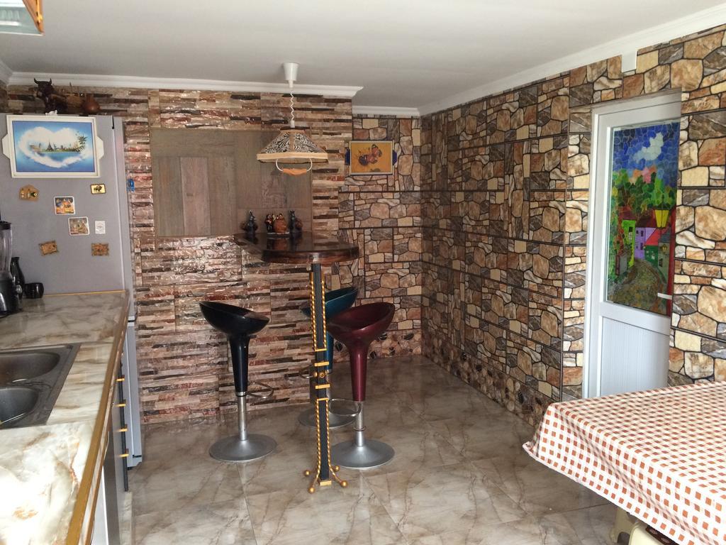 Guest House On Kostava 23 コブレチ エクステリア 写真